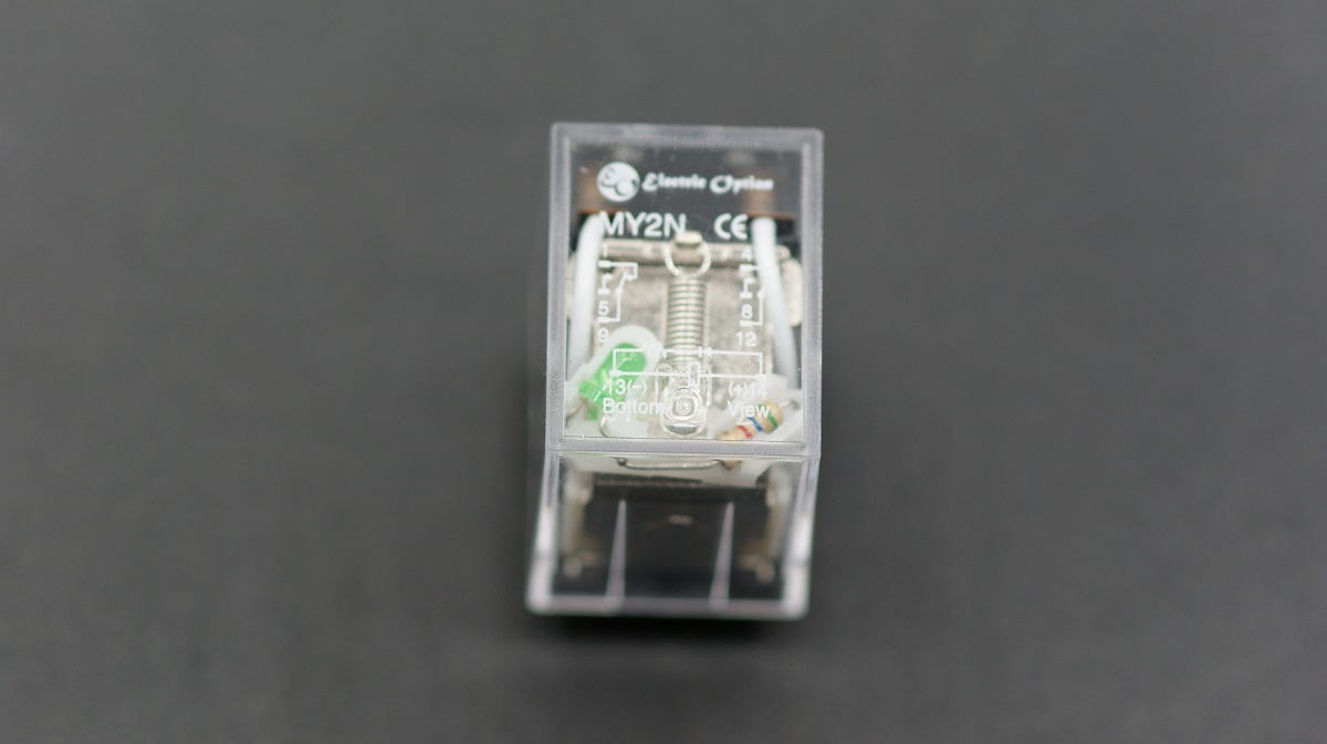 NY2N 24VDC                    Relay encapsulado 24VDC, 8 pines planas, con LED Vercde, Option